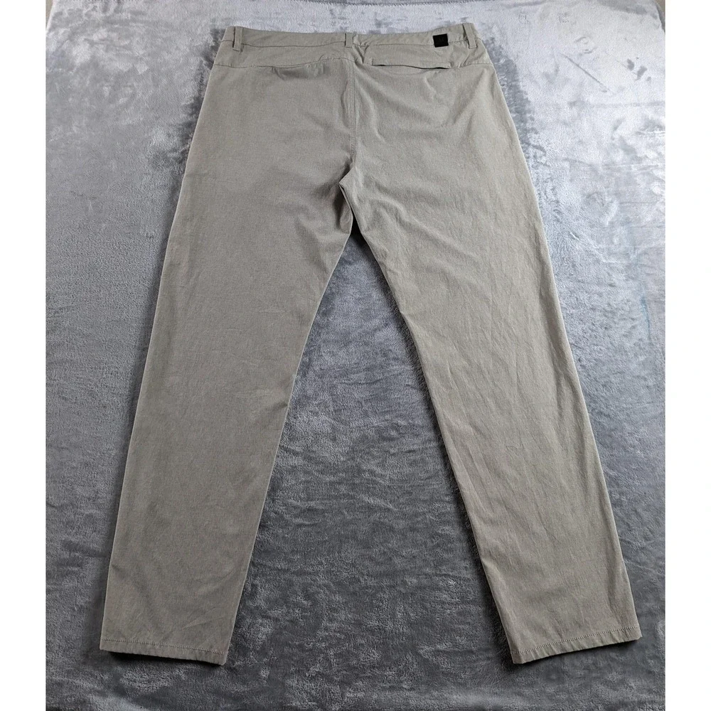 Vuori Aim Pants Men 38x30 Light Gray Stretch Slim Chino Trouser Performance V431